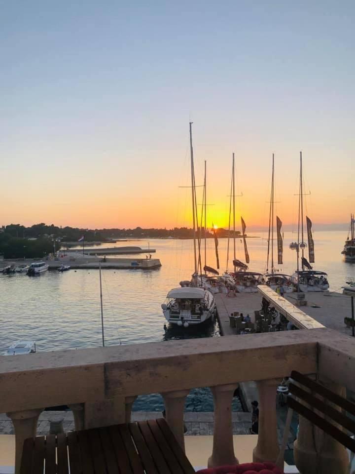 Apartment Barbara Supetar Εξωτερικό φωτογραφία